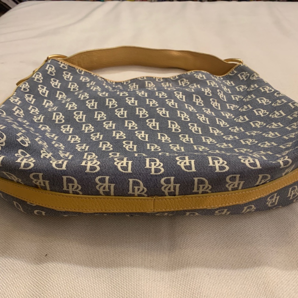 Dooney & Bourke Canvas Signature Hobo Purse Large w/Yellow Leather handle - Picture 4 of 15
